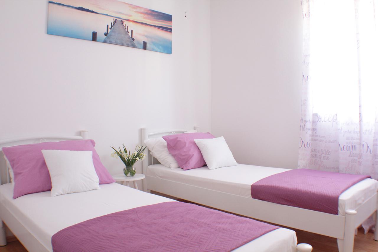 Apartmani Adrijan Krk Krk Town Exterior photo